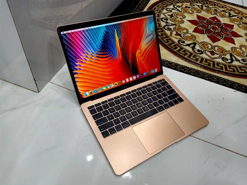 超美品 Retina MacBook Air 2018 i5 8G 256G